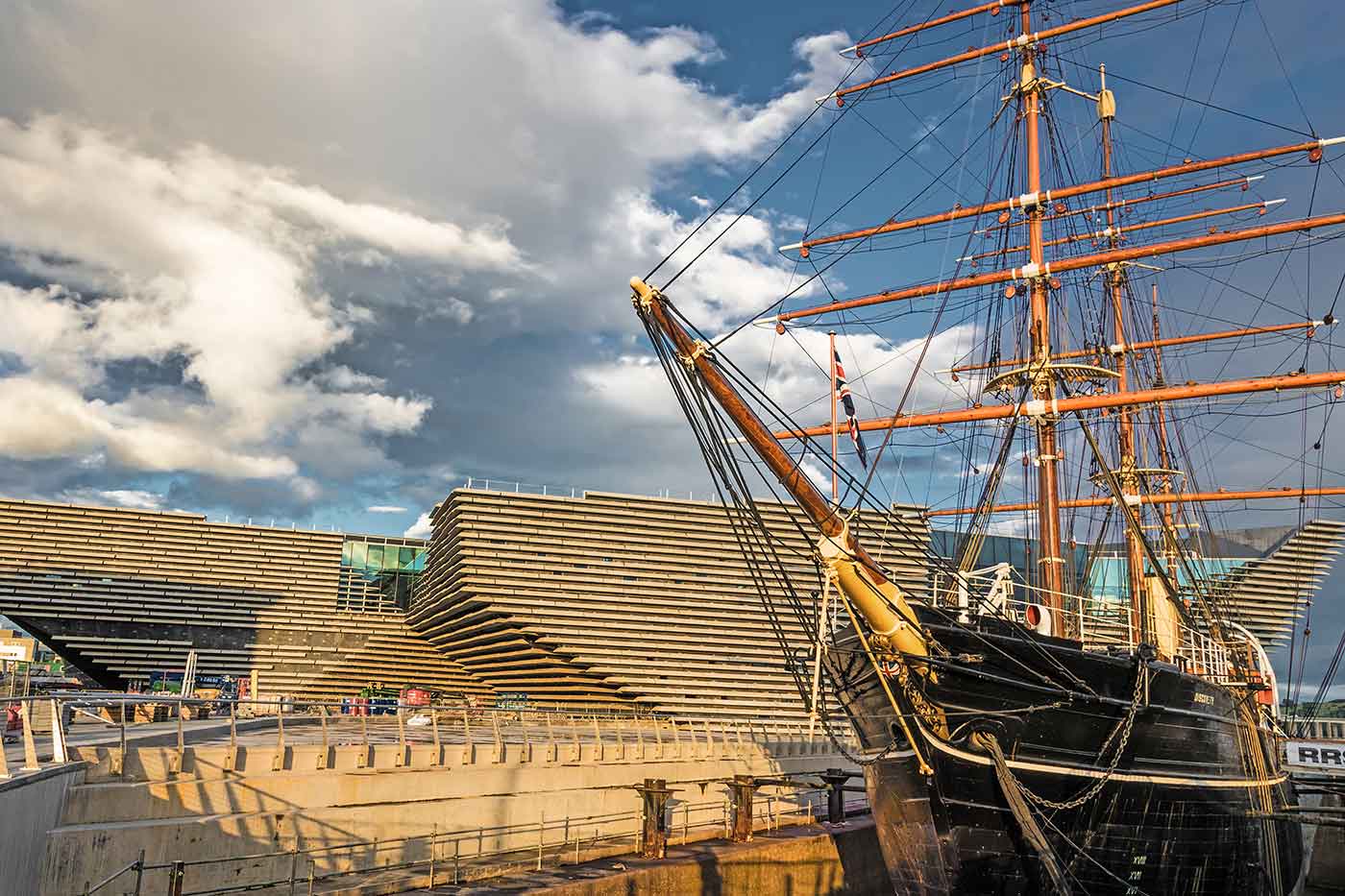 18 Wonderful Tourist Places to Visit and Things to Do in Dundee, Scotland